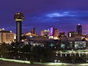 USA, Tennessee, Knoxville, Skyline at dusk