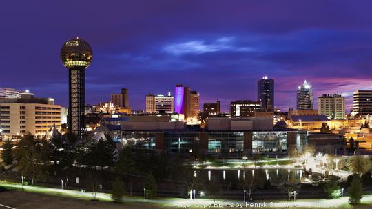 USA, Tennessee, Knoxville, Skyline at dusk