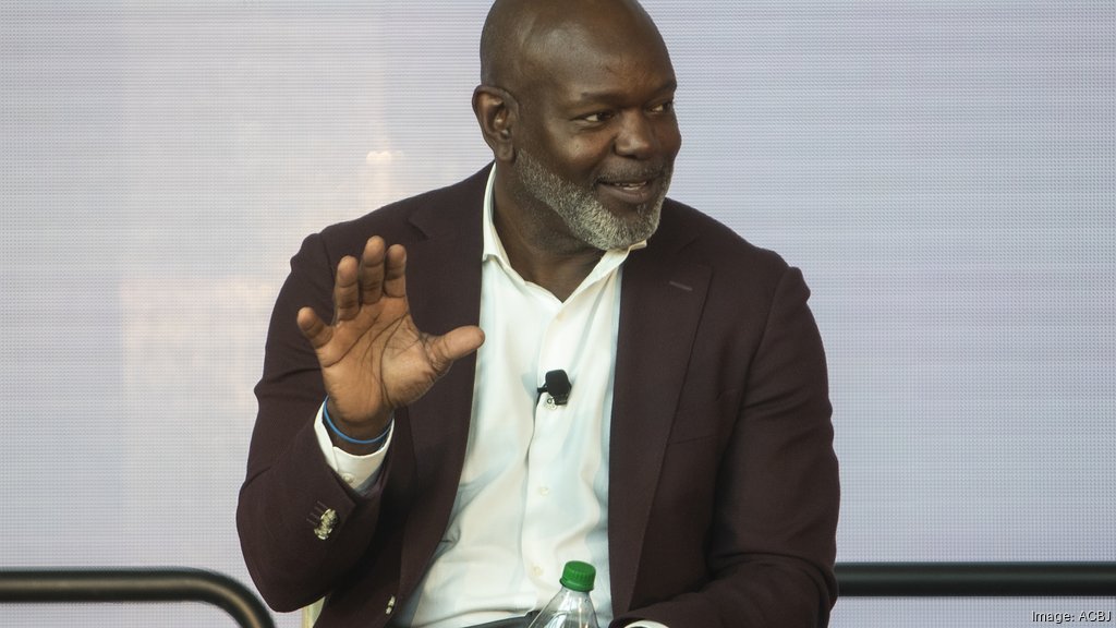 Football Hall of Famer Emmitt Smith to launch Emmitt's Las Vegas