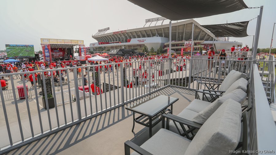 Kansas City Chiefs invite fans to 'World's Largest Tailgate'