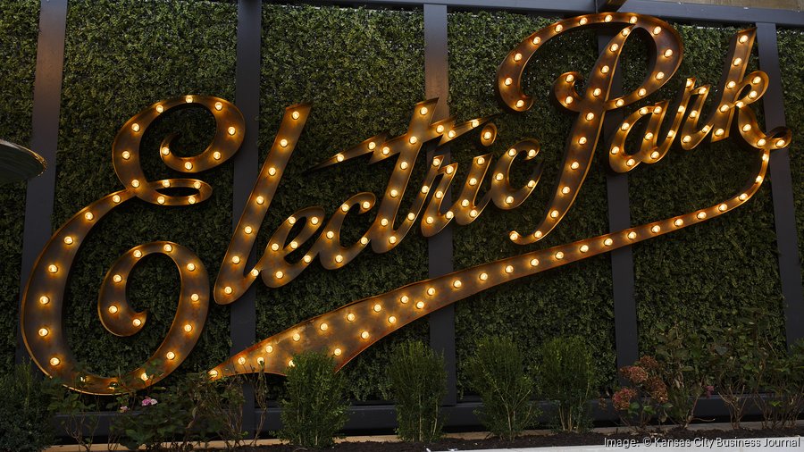 J. Rieger opens Electric Park Garden Bar in East Bottoms [PHOTOS