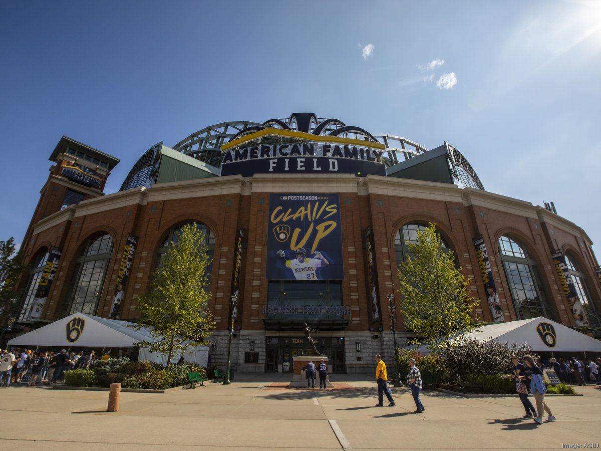 Milwaukee Brewers to look at entertainment district idea, ahead of major  cost debate at stadium