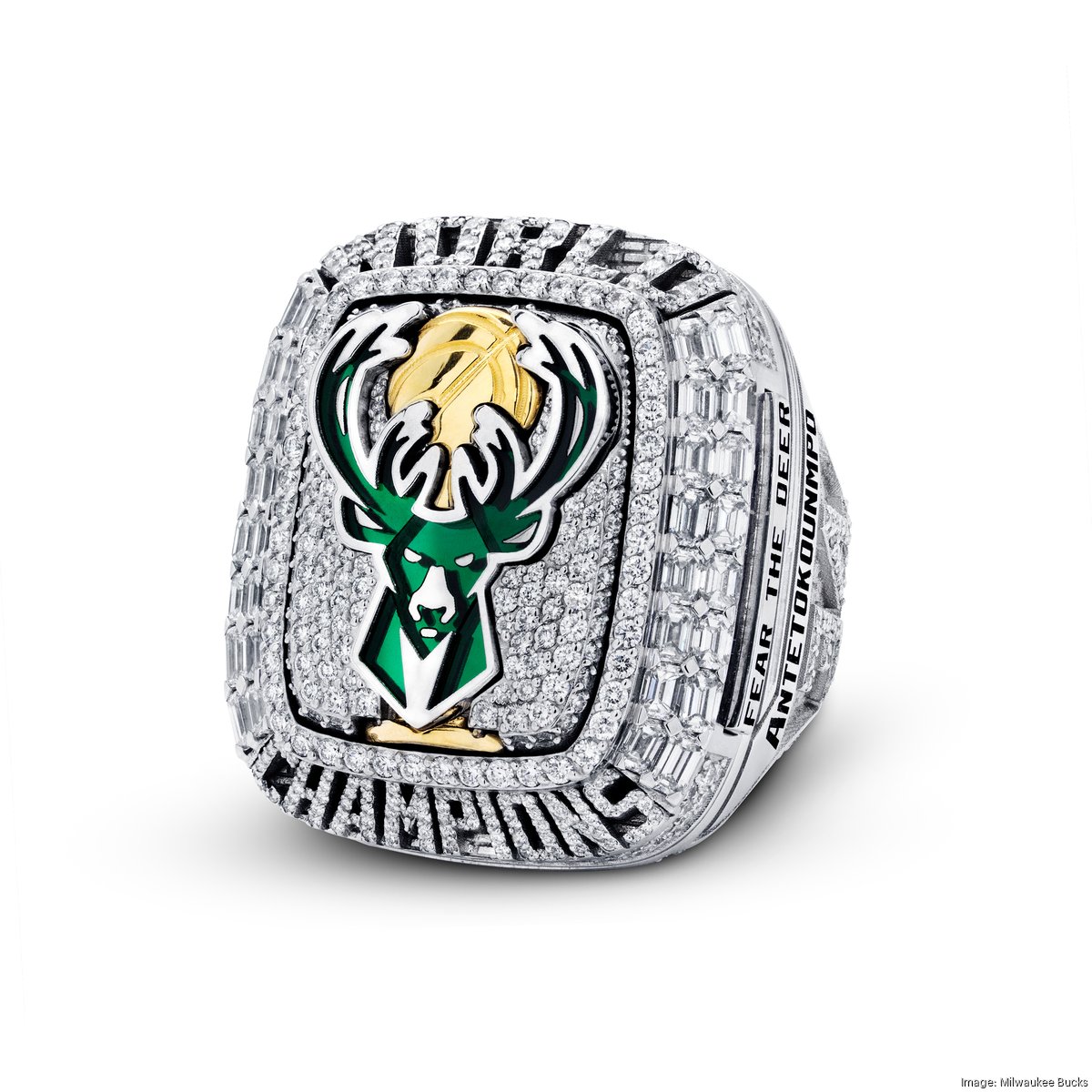 Fake championship sports rings seized in Chicago