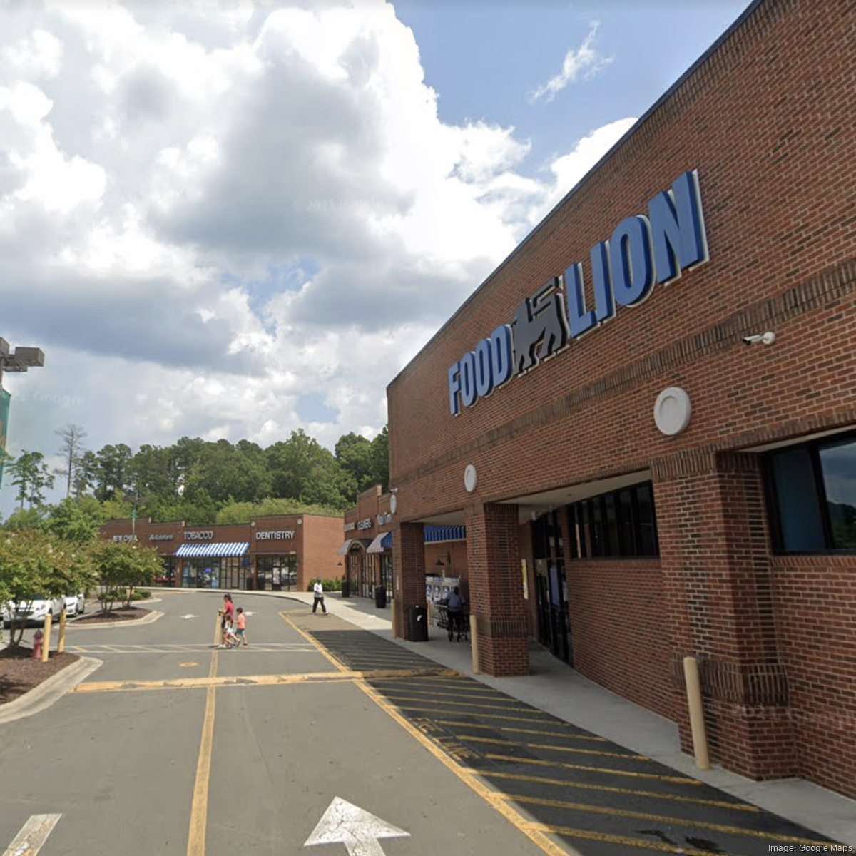 Charlotte real estate firm buys Durham retail center with Food Lion