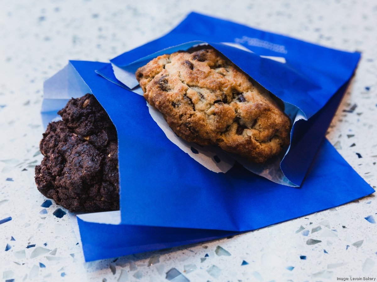 Levain Bakery Dark Chocolate Chocolate Chip Copycat Cookies – Modern Honey