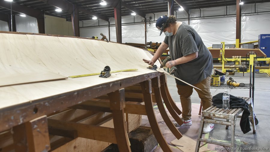 Hacker Boat Co. among manufacturers still making products by hand