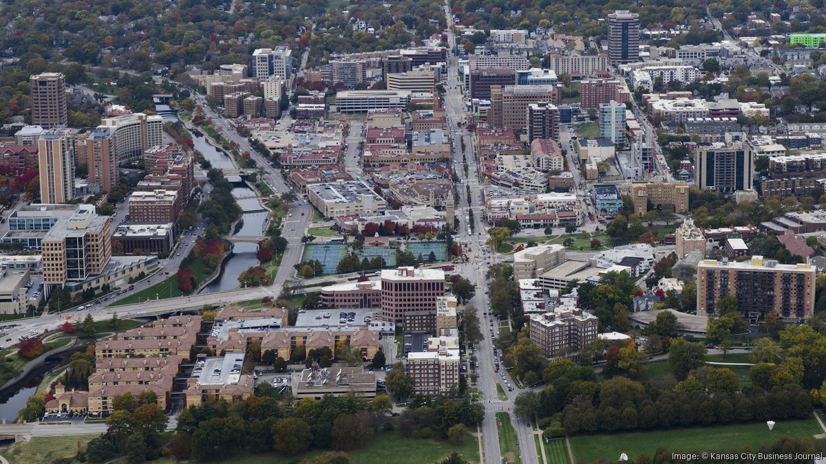 Summit Hotel Properties plans to sell Courtyard hotel on KC's Country