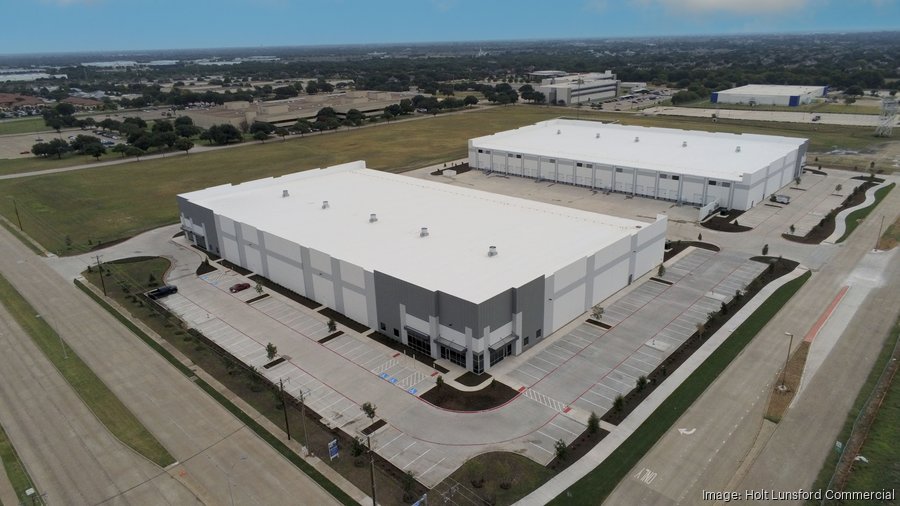 Carrollton office and industrial building goes to local investor