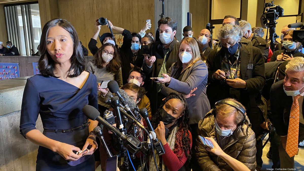 Michelle Wu Takes Oath Of Office As Bostons Mayor Boston Business Journal 