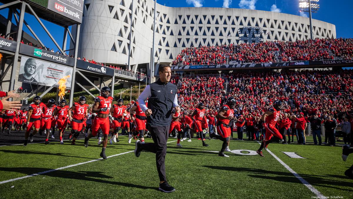 fickell-uc-running-on-field*1200xx1800-1