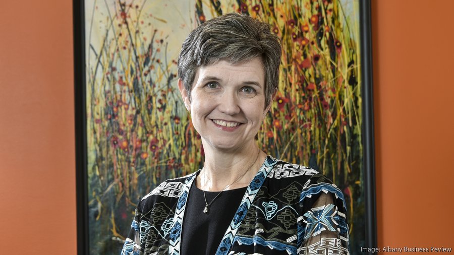 Joanmarie Dowling helps firms stay on right side of employment laws