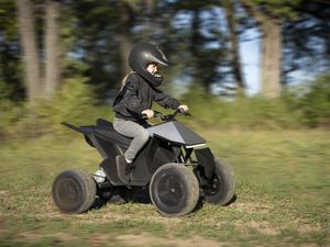 Cyberquad for Kids Outdoor Lifestyle 2