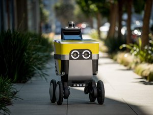 Serve Robotics front sidewalk robot