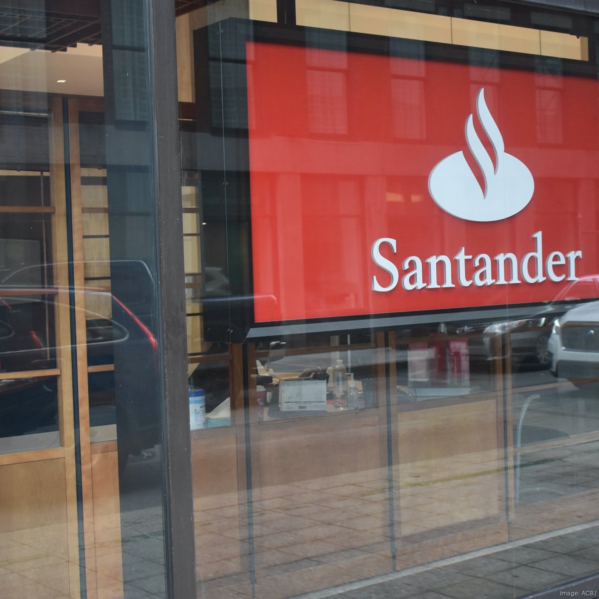 A Global Bank with US Impact - Santander US