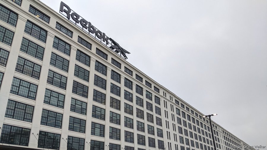 Continuamente limpiar Premio Reebok sale to New York–based Authentic Brands closes - Boston Business  Journal