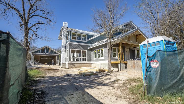 Median price in the Austin metro peaked at $550,000 in April and May and has since fallen to $467,955. ARNOLD WELLS/ABJ