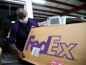 FedEx oversized box @ Kevin Goolsby Photography | FedEx Corp.