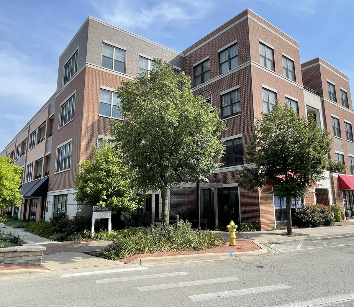 Two multifamily properties in Hyde Park, Clarendon Hills sell for 30M