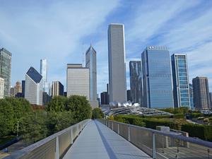 Skyscrapers in Chicago with Nichols Bridgeway