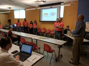 UTSA students at DoSeum