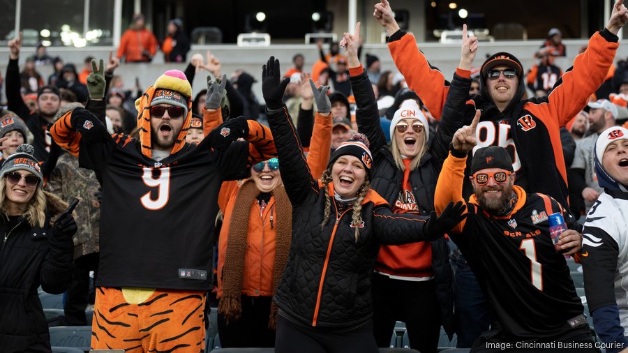 Bengals fan gets replacement ball - ABC7 Chicago