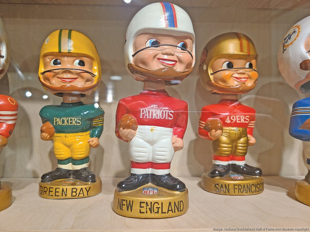 3 1960's Vintage Philadelphia Eagles Bobbleheads