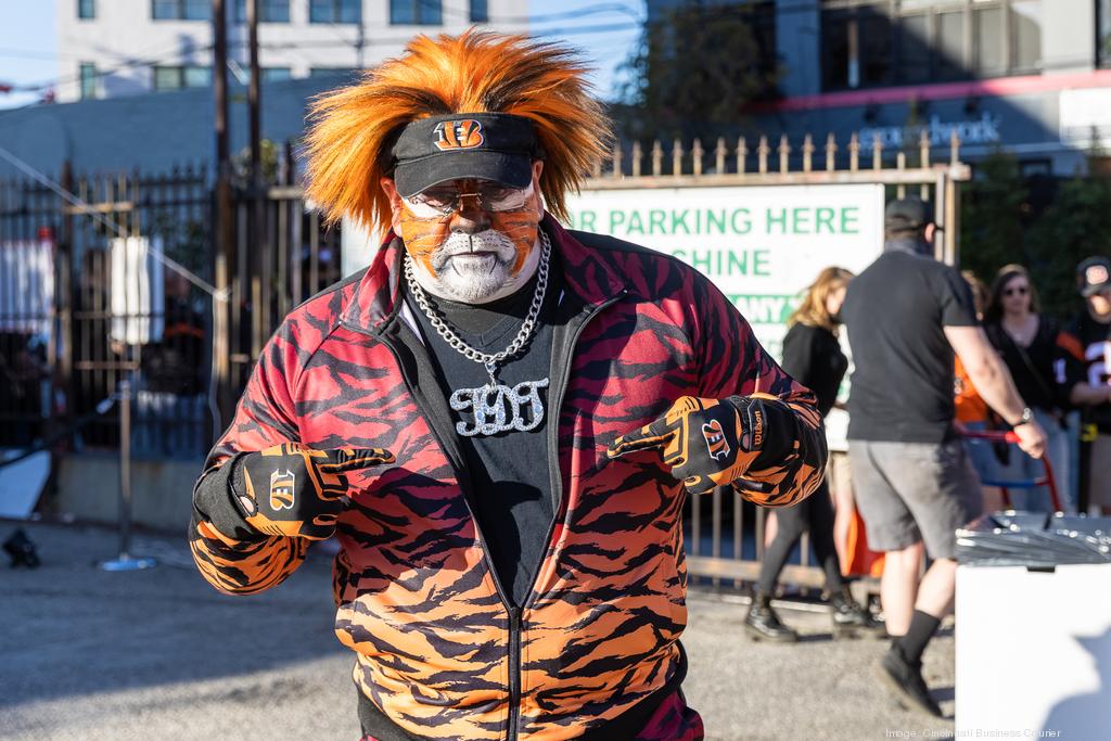 Cincinnati Bengals fan throws massive tailgate party at LA's Arts District  Brewing Co. - Cincinnati Business Courier