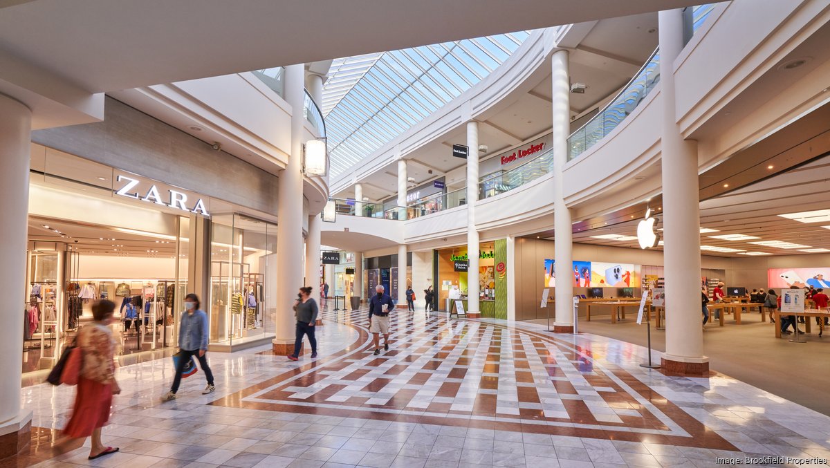 stonestown-galleria-16-foot-