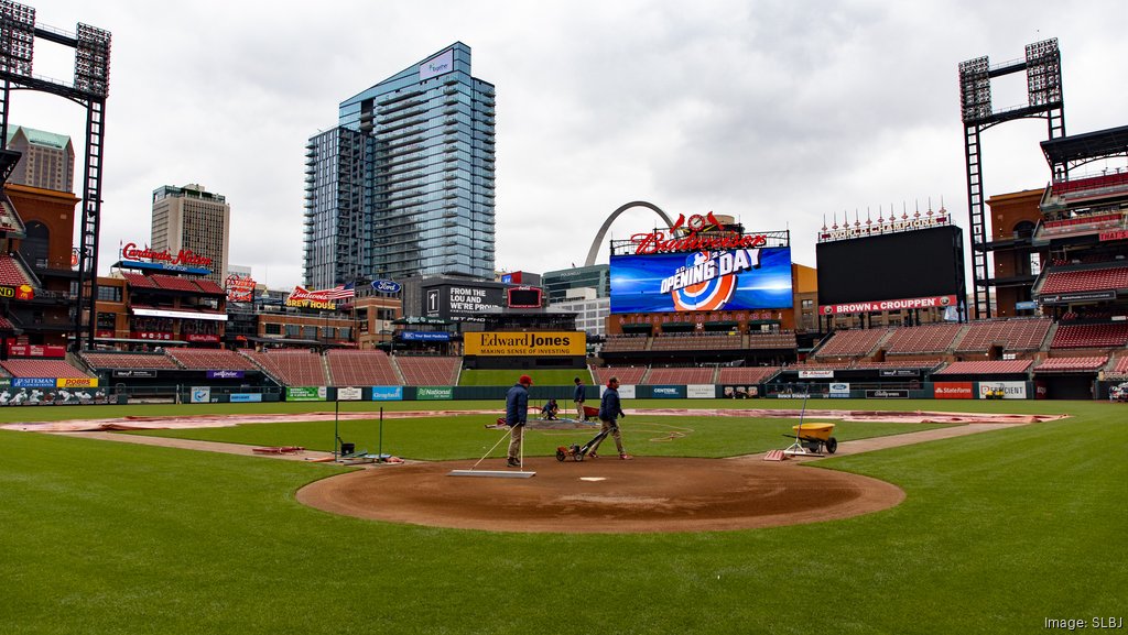 St. Louis Cardinals Sign 10-year Contract Extension with Mercy as Official  Medical Provider