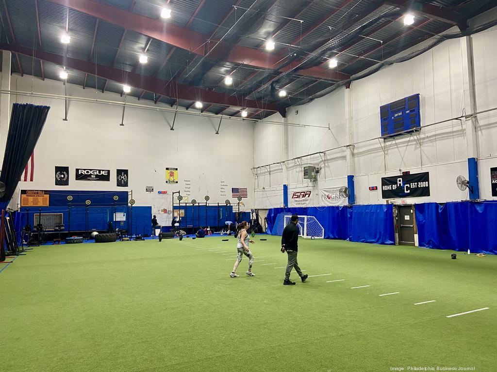 Play padel: Spanish racquet sport is launching in Philly - WHYY