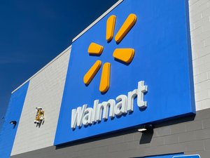 Walmart aims to sell other businesses logistics software