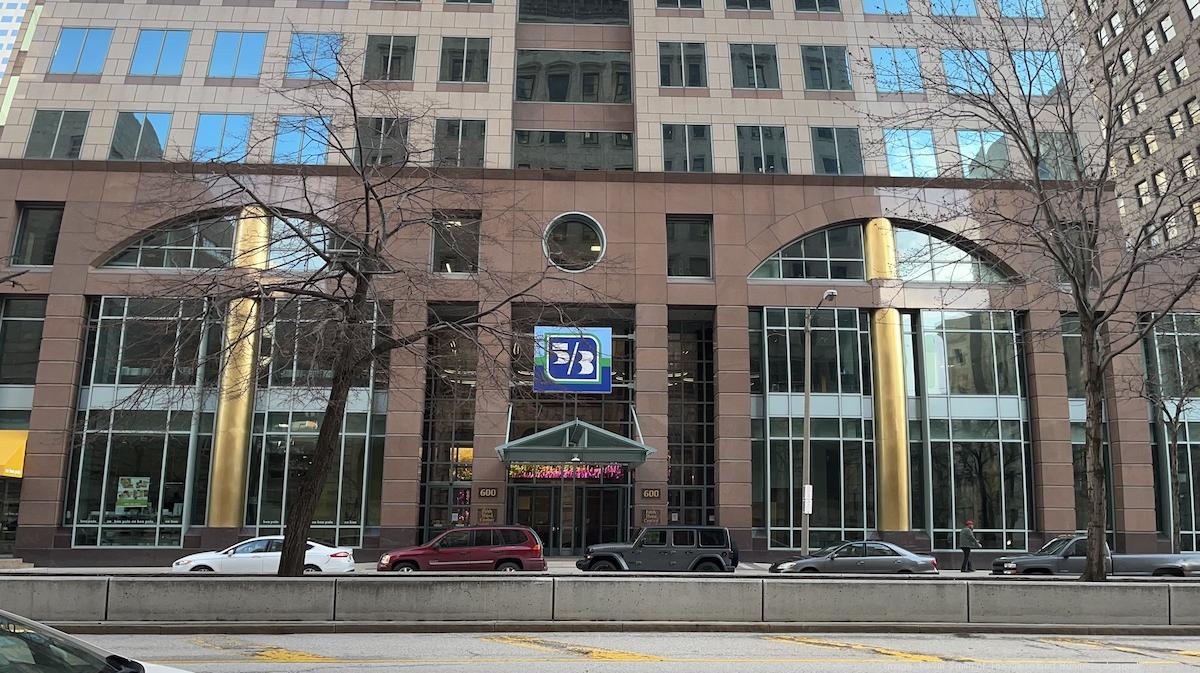 Fifth Third Center in Downtown Cleveland for sale - Cleveland Business ...