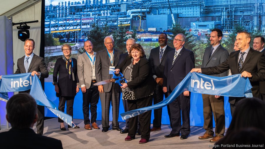Intel (Nasdaq: INTC) CEO Pat Gelsinger, GM Ann Kelleher cut ribbon on ...