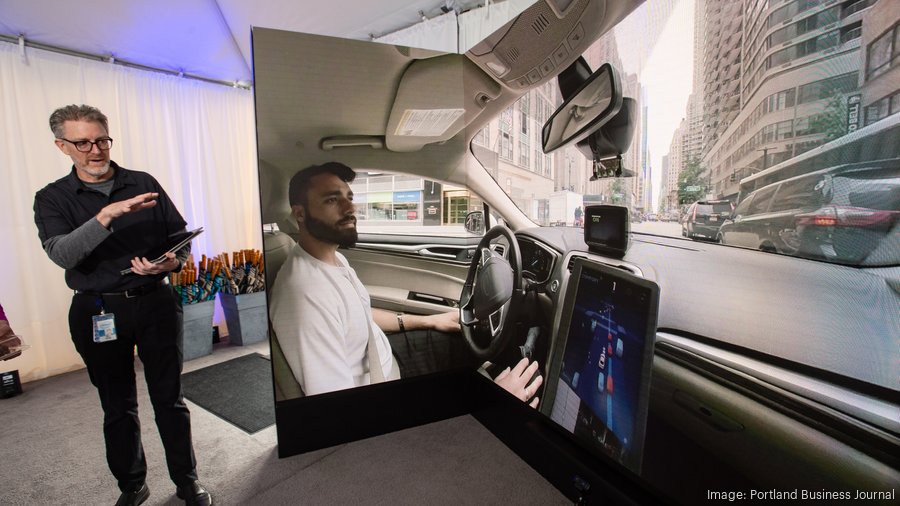 Intel (Nasdaq: INTC) CEO Pat Gelsinger, GM Ann Kelleher cut ribbon on ...