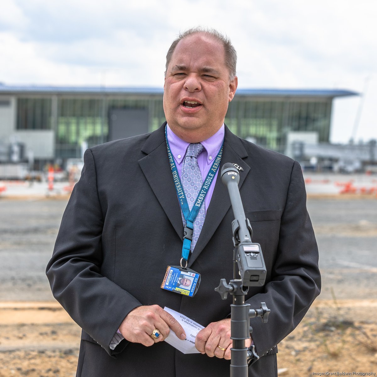 Charlotte Douglas airport targets 2019 passenger record - Charlotte  Business Journal