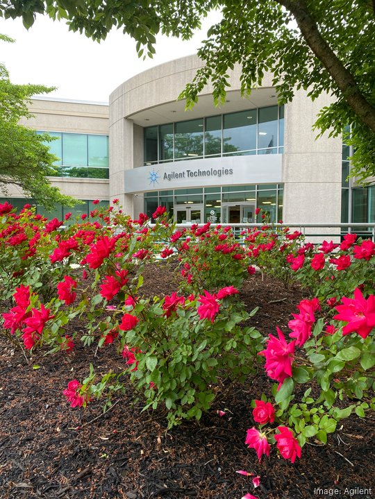 US Little Falls - DE - Agilent Exterior lobby shot with flowers 1