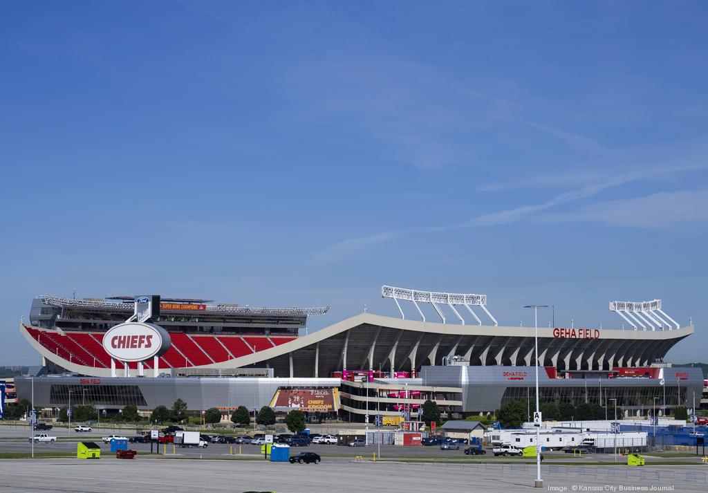 Kansas City Chiefs chairman Clark Hunt prefers Arrowhead renovation over new  stadium - ESPN