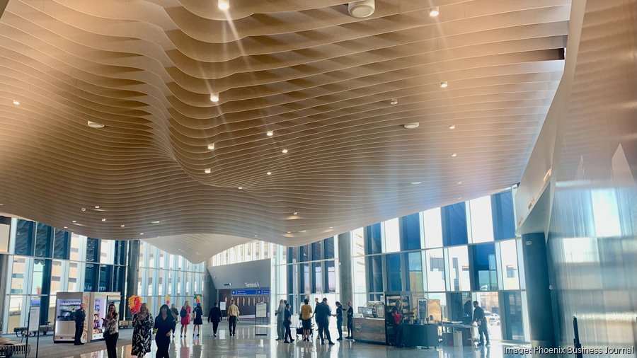 Phoenix Sky Harbor International Airport, Southwest Airlines open final