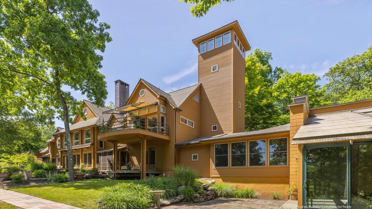 14,000SF Poconos home with indoor Olympiclength pool lists for 3.5M