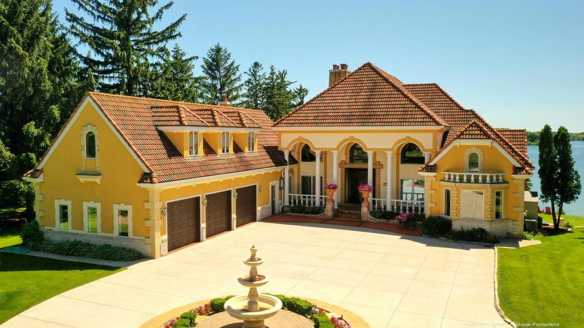 Oconomowoc mansion back on the market with price reduced to 4.85M