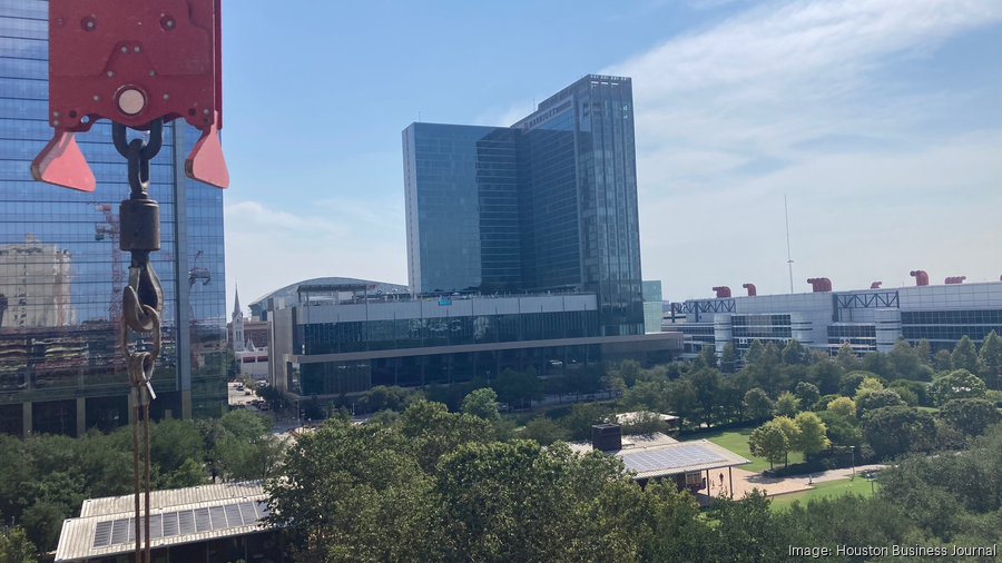 Skanska USA's 1550 on the Green office tower tops out - Houston