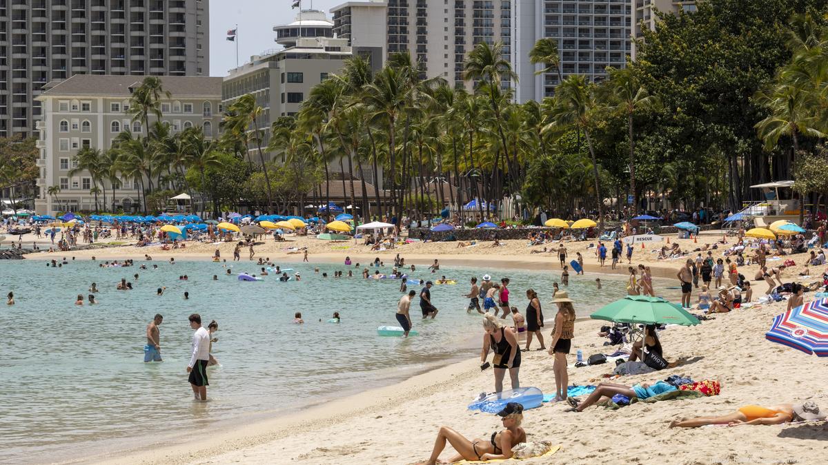 tourism in hawaii issues