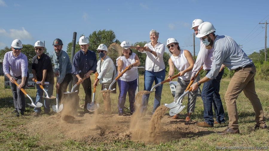 Families move into Austin Habitat for Humanity's affordable Mueller  townhomes