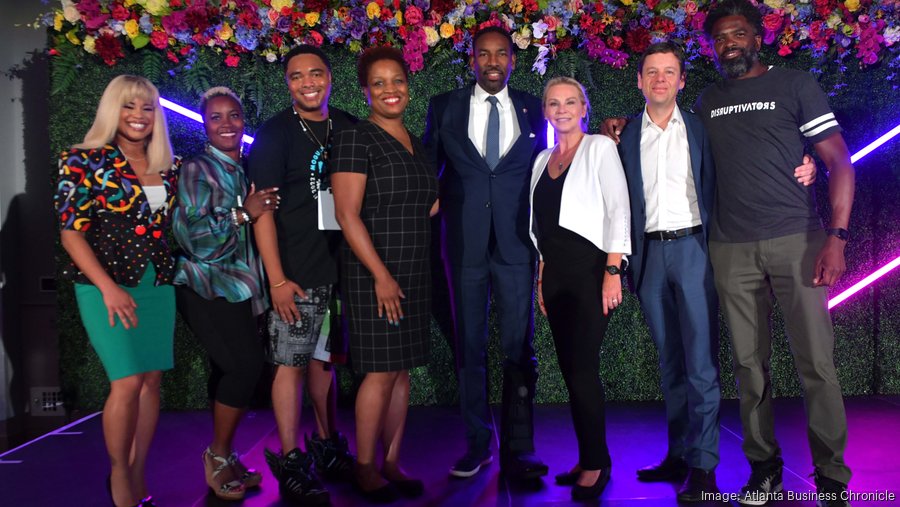 Usher encourages youth to ‘be the change’ at Atlanta leadership summit Atlanta Business Chronicle