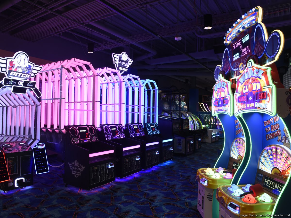 Round One Roseville: Bowling, Karaoke opens at Roseville Galleria