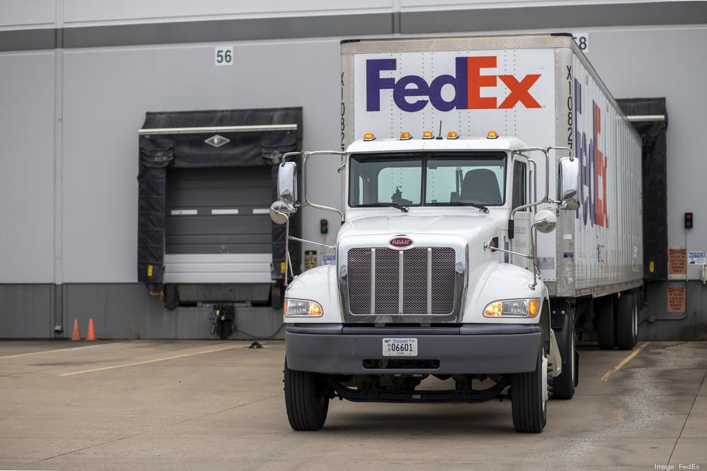 USA運輸会社FedEx fedex-freight-dock-door.jpg