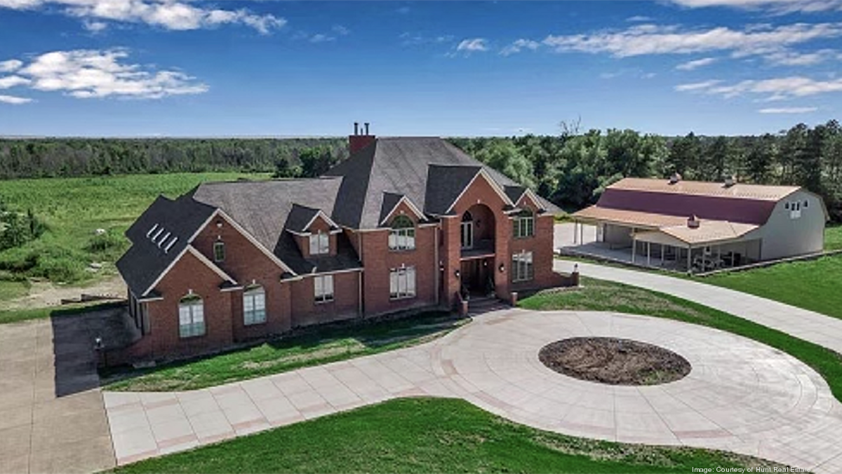 Sturgeon Point Road house in Derby for sale for 2.9 million Buffalo