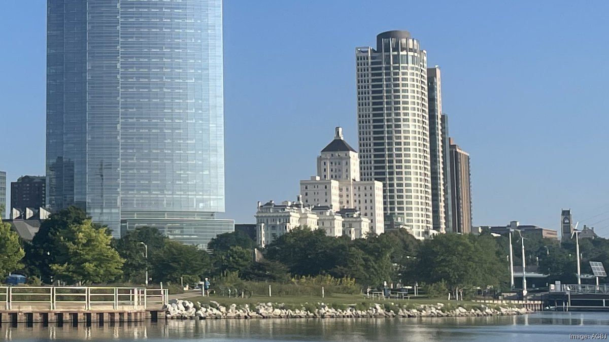 Cudahy Tower Apartments in downtown Milwaukee sold by Michael Cudahy foundation Milwaukee