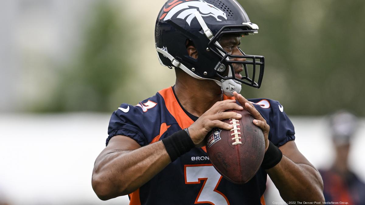 Denver Broncos QB Russell Wilson reportedly accepting offers on Cherry