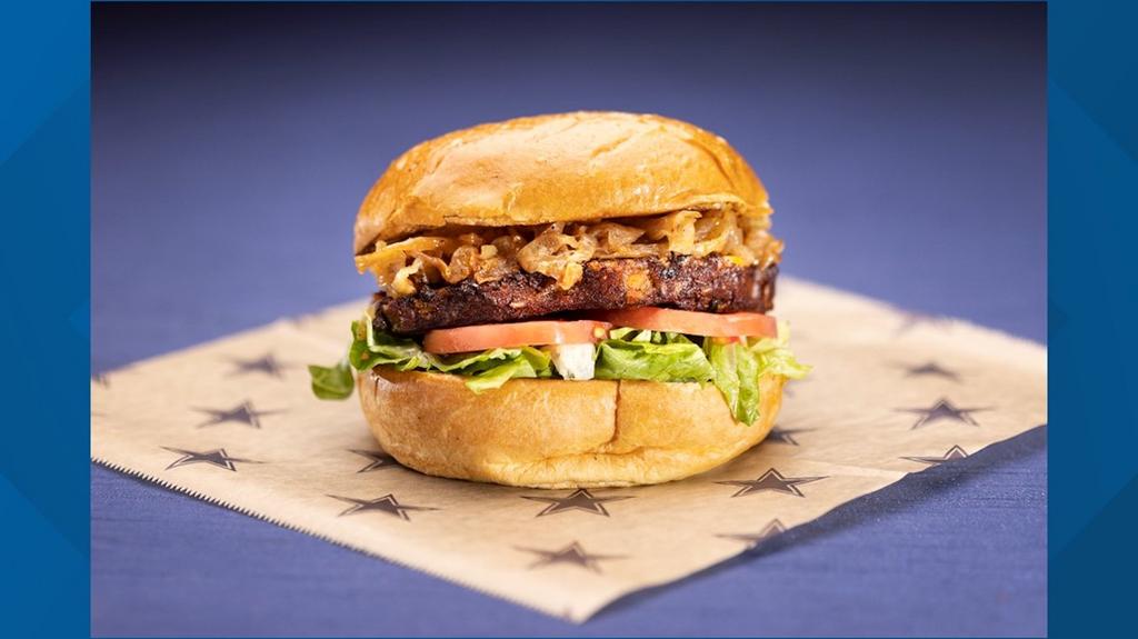 DALLAS COWBOYS 2021-2022 NFL SEASON MENU ADDITIONS FEATURE SUMO DOGS, NEW  BIG, SWEET AND SPICY FLAVORS, PLANT-BASED TOUCHDOWN TAKES ON GAME DAY  FAVES, PLUS TEXAS CLASSIC BLUE BELL® ICE CREAM ACROSS AT&T